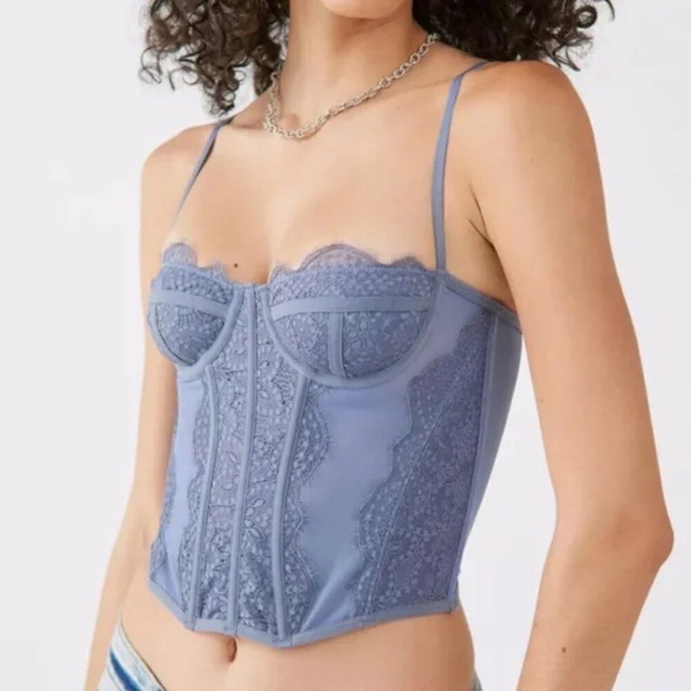 Urban Outfitters Modern Love Corset Purple Lavender Size Medium Lace Romantic